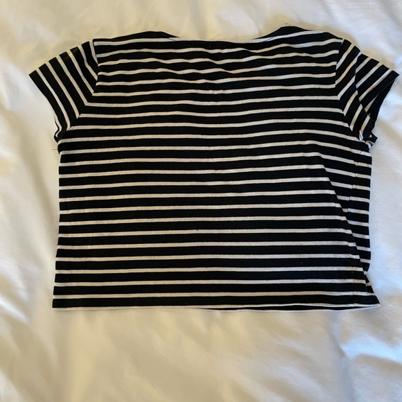 ✨3 for $25✨Striped Cropped Tee - Picture 2 of 6